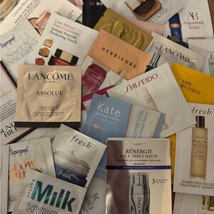 25 Luxury Skincare, Makeup Samples